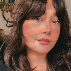 Meet your Posher, Genevieve